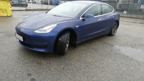 TESLA Model 3 Til salgs fra dødsbo