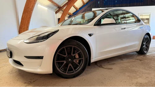 TESLA Model 3 LONG RANGE - FACELIFT - VELHOLDT - VARMEPUMPE