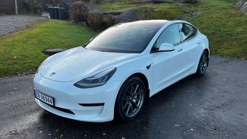 TESLA Model 3 Long Range AWD 580 km., med h.feste.