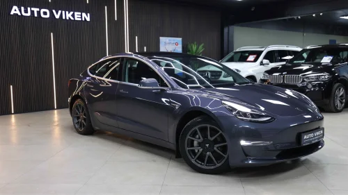 TESLA Model 3 560KM.RV-476HK-LONGRANGE-DUAL MOTOR-4X4-PANO-R.K-A.PILO