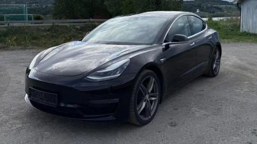 TESLA Model 3 Base performance LR AWD Fsd / Pano / Premium / S+V ++