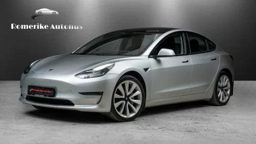 TESLA Model 3 Long Range AWD // AP3.0, 19" Sport, PremiumLyd, KROK++