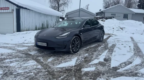 TESLA Model 3 Base Performance