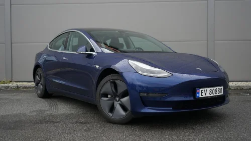 TESLA Model 3 Long Range AWD, Premium, Autopilot, Skinn, Krok, Pano