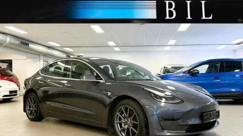 TESLA Model 3 LR 4WD AUTOPILOT ACC NAVI DAB KAMERA H.FESTE WLTP 560KM