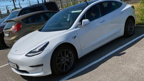 TESLA Model 3 Long Range AWD