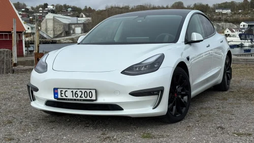 TESLA Model 3 LR AWD / Facelift / V.pumpe / AP / NAF / Mye utstyr