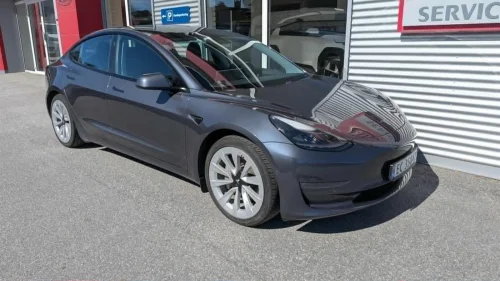 TESLA Model 3 Long range, AWD Varmepumpe, selvkjøring m.m.