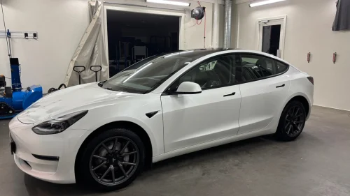 TESLA Model 3 Long Range AWD (498 hk)