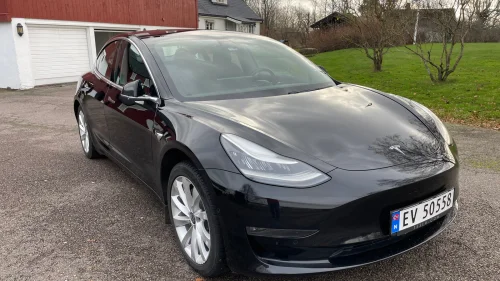 TESLA Model 3 TESLA 3 LONG RANGE 4X4  - 1 EIER - PENT KJØRT!