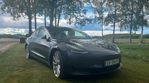 TESLA Model 3 Performance AWD