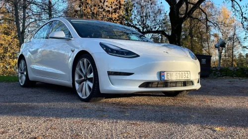 TESLA Model 3 Performance