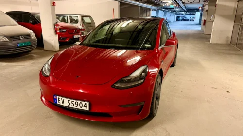 TESLA Model 3 AWD / 2019 / Rød / En eier