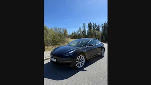 TESLA Model 3 Long Range AWD / 19’’ Performance hjul / Ingen rust