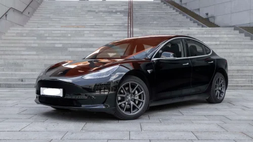 TESLA Model 3 Long Range / Autopilot / Premium Lyd