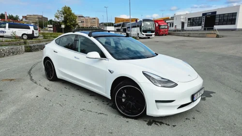 TESLA Model 3 Long Range AWD Hengerfeste
