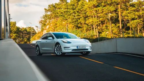 TESLA Model 3 Long Range AWD