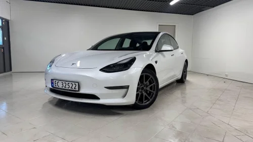 TESLA Model 3 EU 2028 // 1 EIER // LONG RANGE // AWD // LAV KM // !!