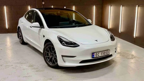 TESLA Model 3 4x4//580km//Premium// Varmepumpe//1-eier+++