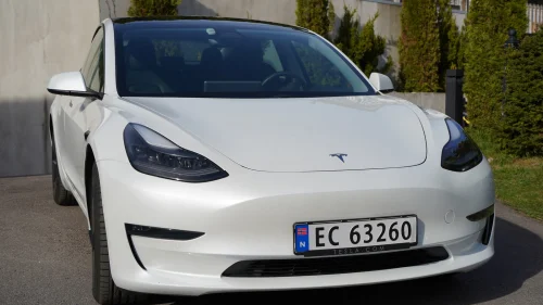 TESLA Model 3 Long Range AWD (nye sommerdekk) h.feste