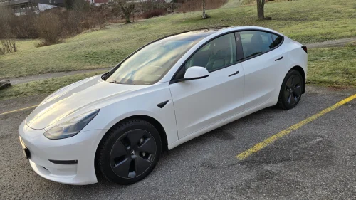 TESLA Model 3 Long Range AWD 614km