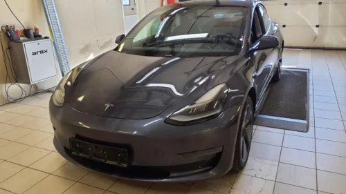 TESLA Model 3 LR AWD Autopilot HW3 Varmepumpe Premium 614 Rekkvidde