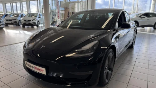 TESLA Model 3 Long Range AWD m/AP/Skinn/Glasstak++