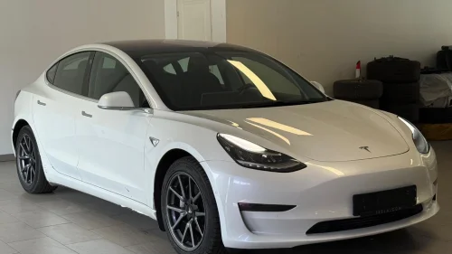 TESLA Model 3 Long Range AWD Autopilot Vinterpakke EU-03.2027 1 Eier