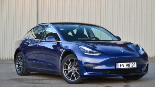 TESLA Model 3 | Long Range|560km| AWD | 462HK |Autopilot| H-feste++