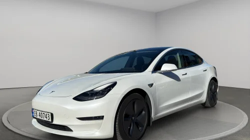 TESLA Model 3 Long Range AWD / Full Autopilot / Hengerfeste