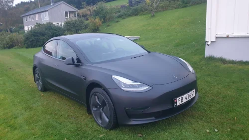 TESLA Model 3 LONG RANGE/AWD/KUN 51.200KM/PREMIUM/H.FESTE/HELFOLIERT+