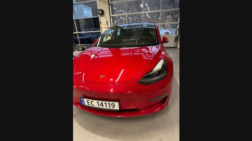 TESLA Model 3 LR AWD/580km/Lav km/Tilstand/Krok/Rød/19”S+18”V/Matrix