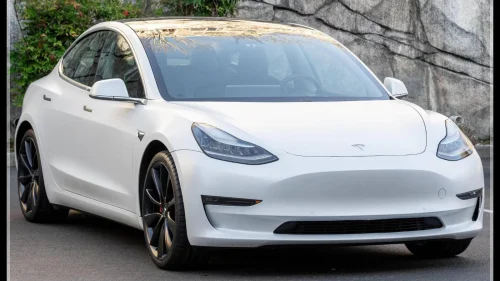 TESLA Model 3 AWD/Long Range 580km/Panorama/Autopilot/Krok/V-pakke