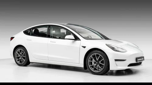 TESLA Model 3 Long Range AWD, Hengerfeste, 614KM WLTP