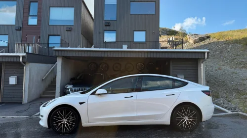 TESLA Model 3 Long Range AWD / RETT FRA EU-KONTROLL / NYE SOMMERDEKK