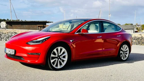 TESLA Model 3 Long Range AWD/ Autopilot/ Full Self-Drive