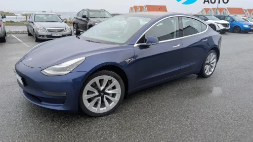 TESLA Model 3 Long Range AWD | Premium | Autopilot | Homelink | 560