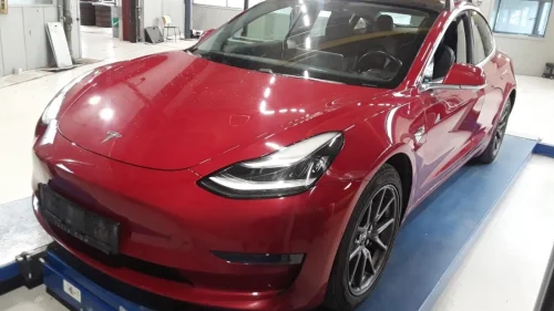 TESLA Model 3 AWD Longrange 560km Autopilot HW3 Premium Hengerfeste