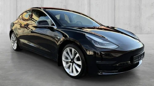 TESLA Model 3 LONG RANGE AWD 476HK PREMIUM PANORAMATAK