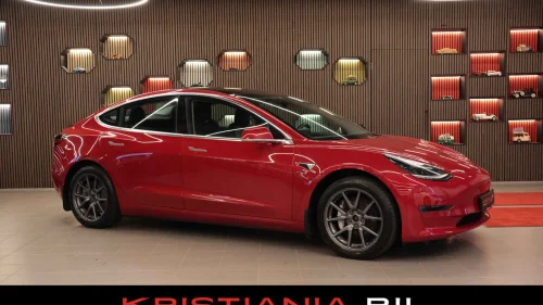 TESLA Model 3 LONG RANGE/4X4/AUTOPILOT/PREMIUM/SKINN/PANO/ACC/KROK