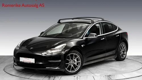 TESLA Model 3 Longrange/ 1 Eiers bil/ Sort interiør premium