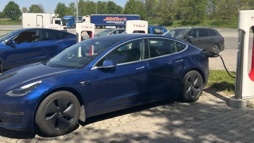 TESLA Model 3 Long Range AWD