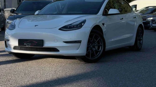 TESLA Model 3 560km/Krok/Karbonfoliert/AWD/ACC/Navi/R.kam/Pano/AP/S+V