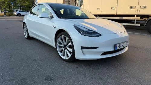 TESLA Model 3