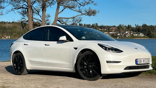 TESLA Model 3 LR AWD, Garantitestet, 2 x 19"hjulsett,H feste, Solfilm