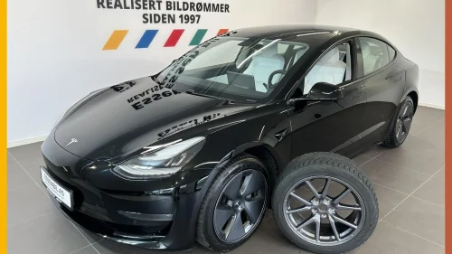 TESLA Model 3 LONG RANGE AWD/KROK/2-SETT HJUL