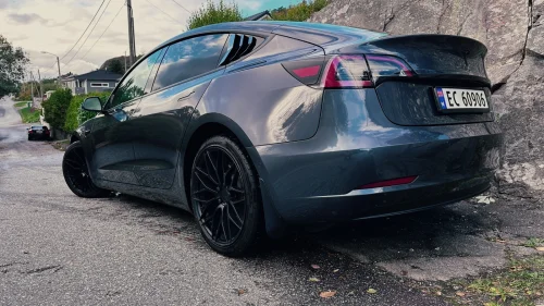 TESLA Model 3 Long Range AWD