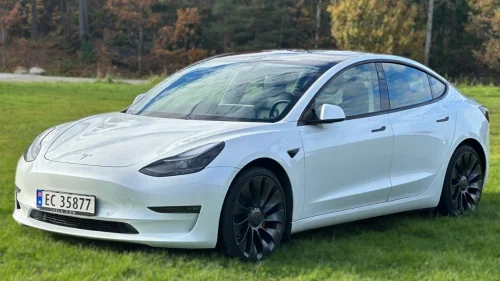 TESLA Model 3 PREFORMANCE / 1 EIER / PREMIUM / AUTOPILOT