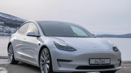 TESLA Model 3 PERFORMANCE AP / ACC / MATRIX / V.PUMPE / 360KAMERA /++