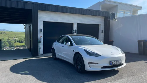 TESLA Model 3 PERFORMANCE/DUAL MOTOR/567KM/RATTVARME/AUTOPILOT/NAF+